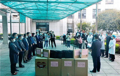 綠之韻胡國安出席長沙市工商聯(lián)、長沙市光彩事業(yè)基金會抗疫愛心捐贈儀式